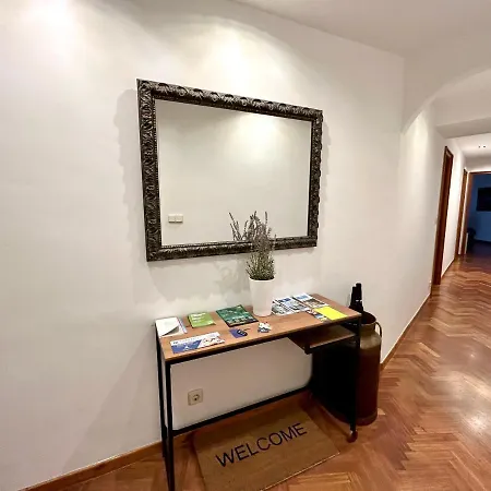 Piso En El Centro Hasta 8 Pax Con Garaje, Gimnasio, Ludoteca Y Salas De Reuniones شقة