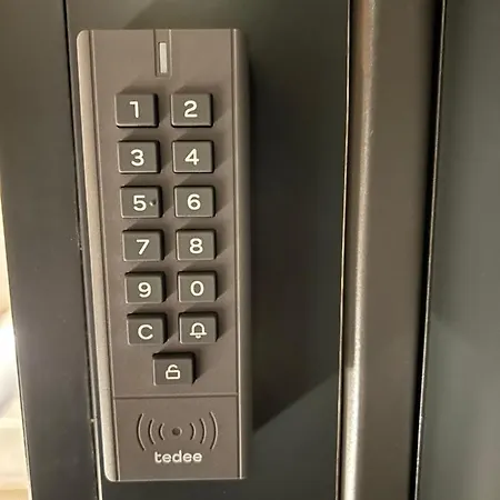 Piso En El Centro Hasta 8 Pax Con Garaje, Gimnasio, Ludoteca Y Salas De Reuniones