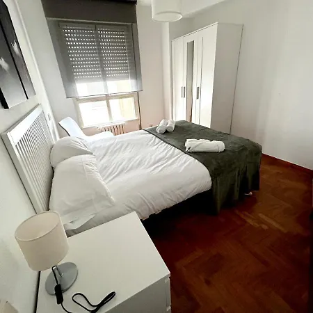 شقة Piso En El Centro Hasta 8 Pax Con Garaje, Gimnasio, Ludoteca Y Salas De Reuniones