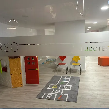 Apartment Piso En El Centro Hasta 8 Pax Con Garaje, Gimnasio, Ludoteca Y Salas De Reuniones Oviedo