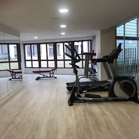 شقة Piso En El Centro Hasta 8 Pax Con Garaje, Gimnasio, Ludoteca Y Salas De Reuniones *