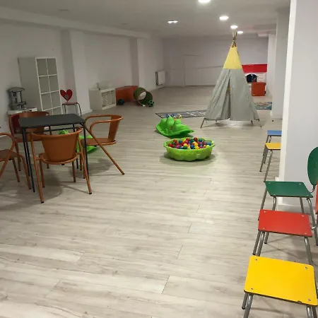 Piso En El Centro Hasta 8 Pax Con Garaje, Gimnasio, Ludoteca Y Salas De Reuniones * اوفيدو