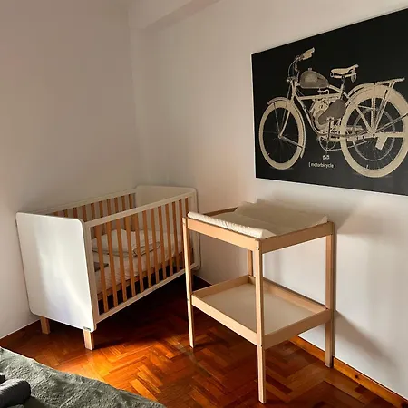 Piso En El Centro Hasta 8 Pax Con Garaje, Gimnasio, Ludoteca Y Salas De Reuniones